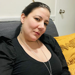 Meet your Posher, Maria adelaida